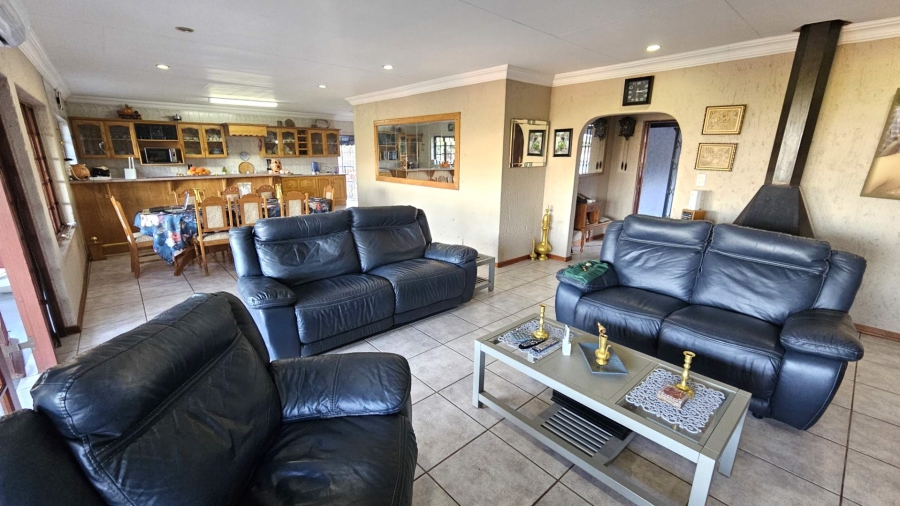 5 Bedroom Property for Sale in Schoemansville North West